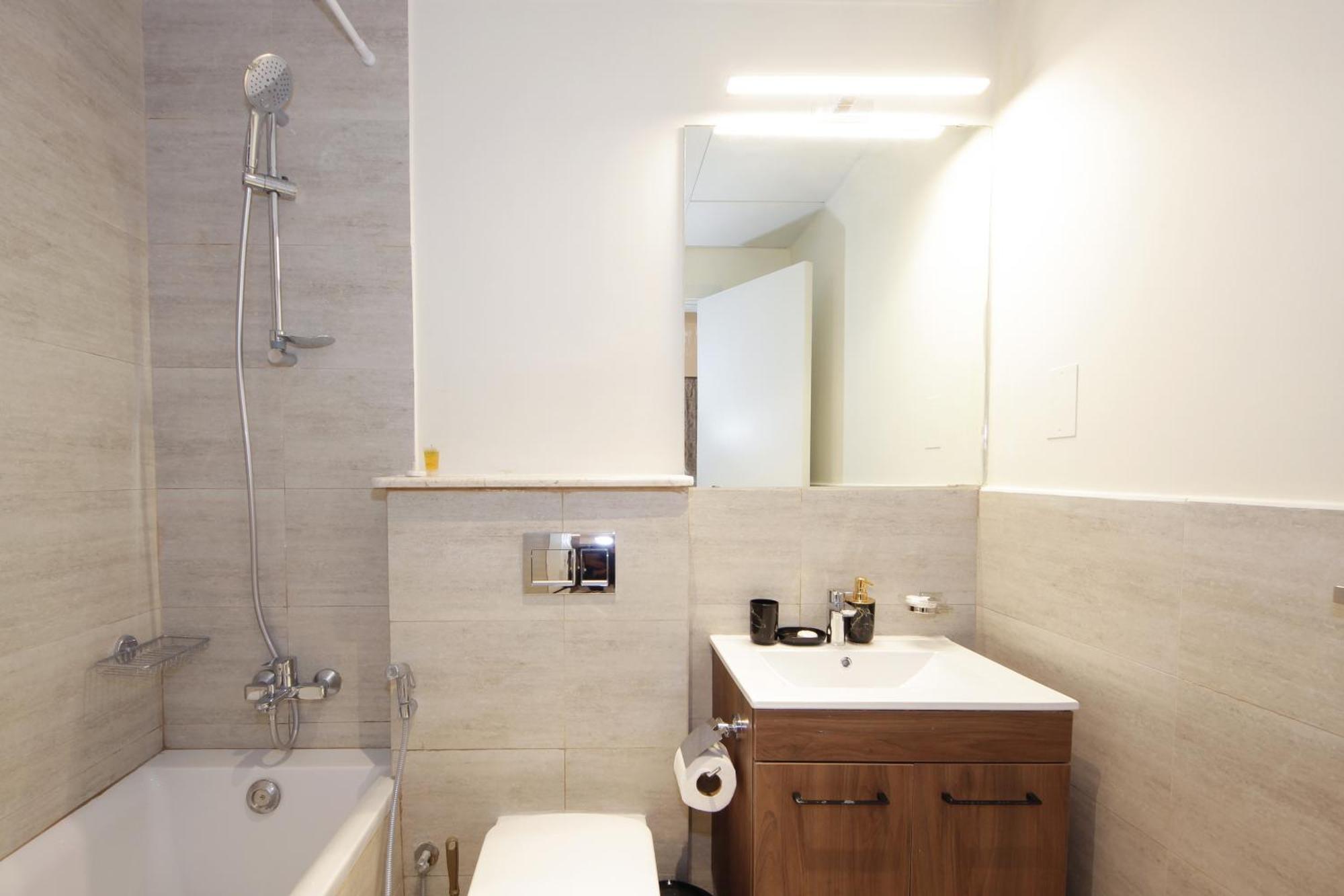 Silk Valley - Furnished Luxury 1bhk | Pool & Gym Appartamento
